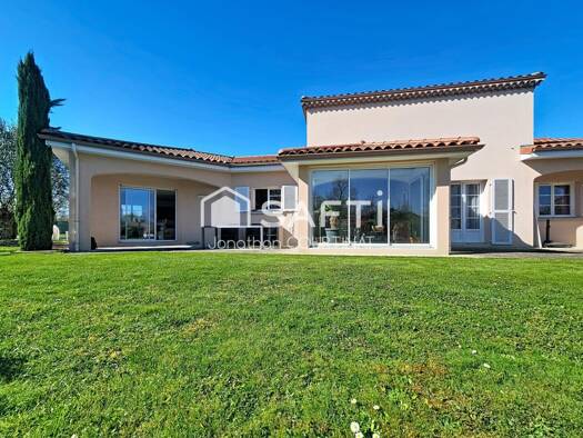 Maison à vendre 425 000 € 6 pièces 4 chambres 170 m² 4 695 m² de terrain Bussieres-et-Pruns 63260