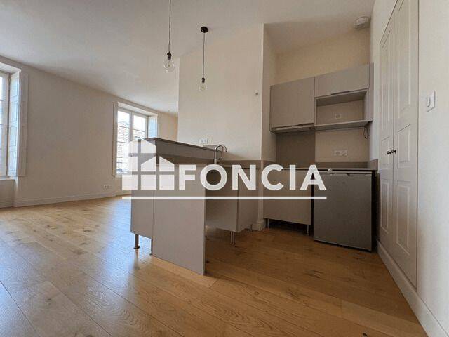 Appartement 1 pièce 31 m² · à Nîmes · 31,2 m² · 402 €/mois