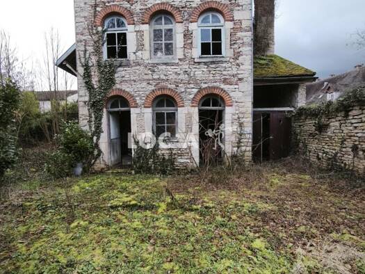 Immeuble à vendre 350 000 € 610 m² Genlis 21110