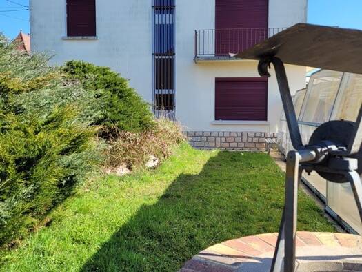 Maison à vendre 228 000 € 7 pièces 6 chambres 166 m² 1 302 m² de terrain Croix Menee-Chanliau Le Creusot 71200