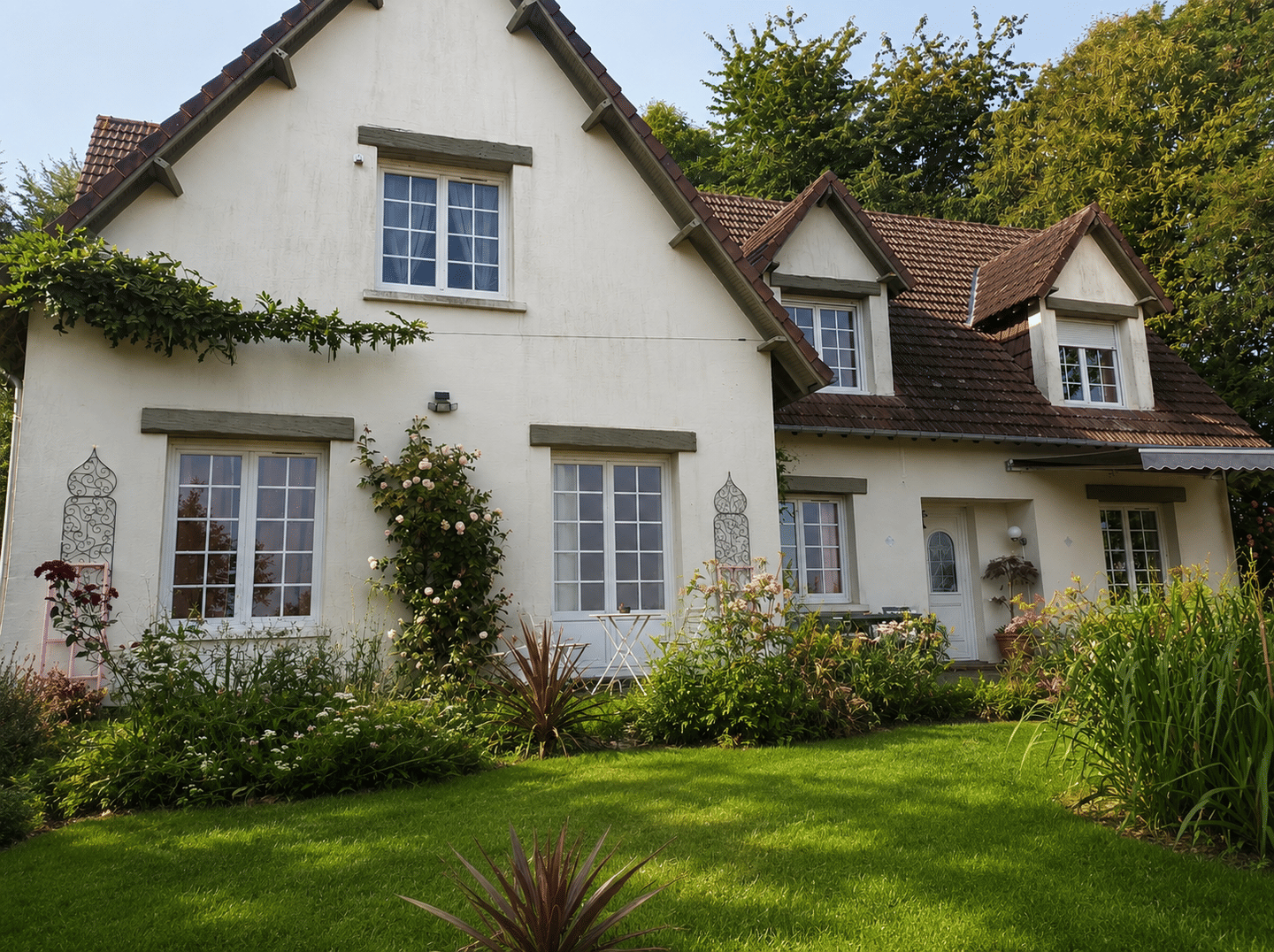 Maison 8 pièces 176 m² · à Le Châtellier · 176 m² · 272 340 €