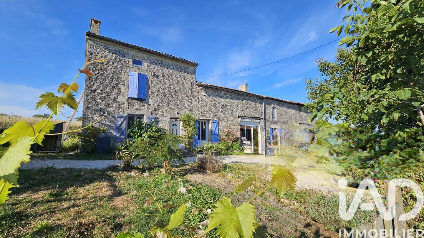 Maison 4 pièces 98 m² · à Mouton · 98 m² · 159 000 €