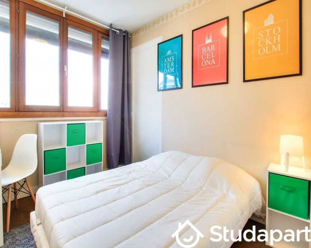 1 pièce 10 m² · à Lille · 10 m² · 645 €