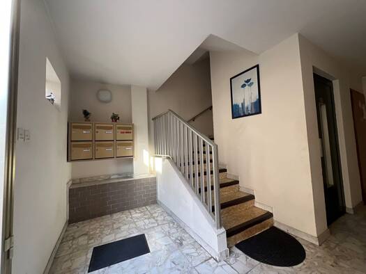 Appartement à vendre 249 500 € 3 pièces 2 chambres 66,6 m² Étage 1/5 Centre Hyères 83400