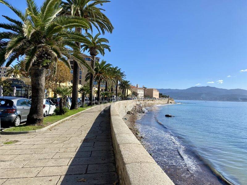 Appartement 4 pièces 92 m² · à Ajaccio · 92 m² · 610 000 €