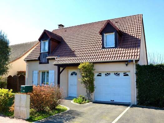 Maison à vendre 224 450 € 4 pièces 3 chambres 89 m² 486 m² de terrain Saint-Georges-du-Bois 72700