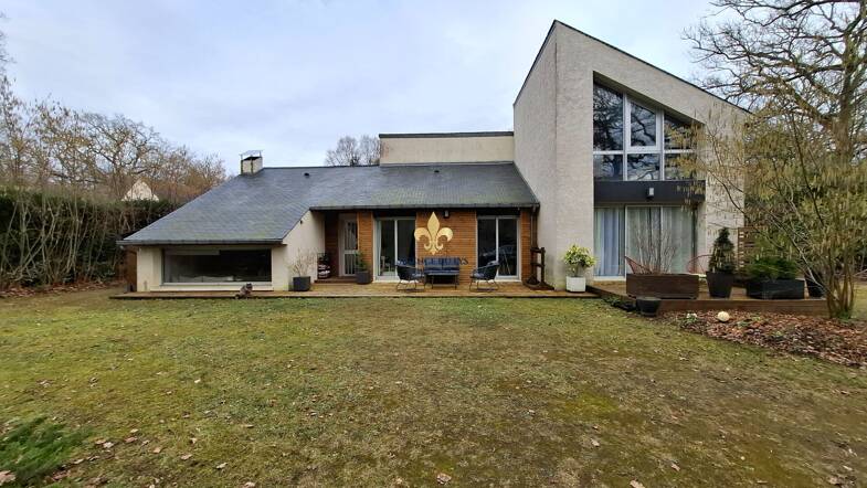 Villa à vendre 990 000 € 7 pièces 5 chambres 254 m² 4 553 m² de terrain Lamorlaye 60260