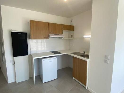 Appartement à louer 783 € 2 pièces 1 chambre 46 m² 2ème étage Palmer Cenon 33150