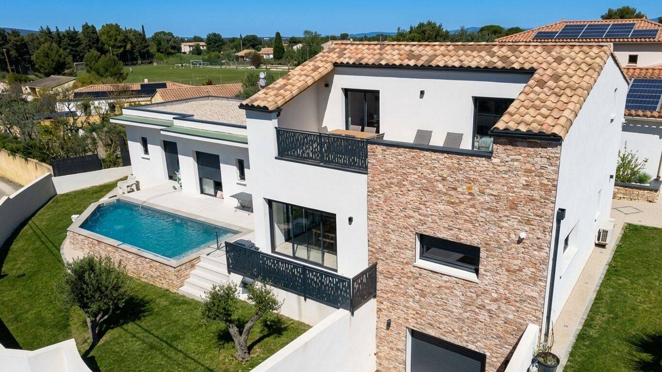 Maison 5 pièces 180 m² · à Saint-Dionisy · 180 m² · 689 000 €