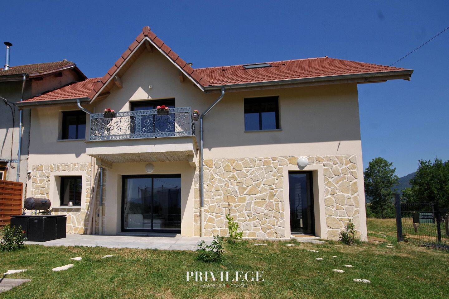 Maison 7 pièces 157 m² · à Novalaise · 157 m² · 449 000 €