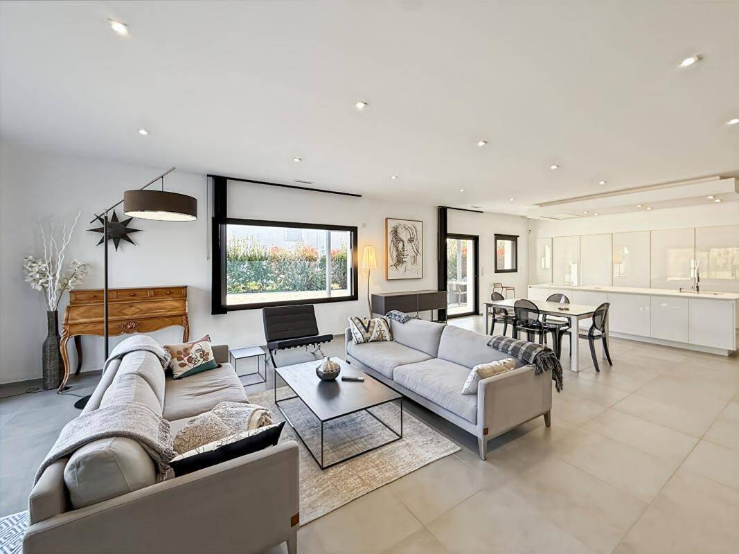 Maison 5 pièces 200 m² · à Noves · 200 m² · 645 000 €