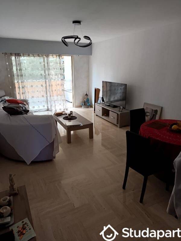 1 pièce 10 m² · à Le Cannet · 10 m² · 750 €