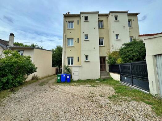 Appartement à vendre 145 000 € 2 pièces 1 chambre 28 m² Étage 1/2 Le Raincy 93340