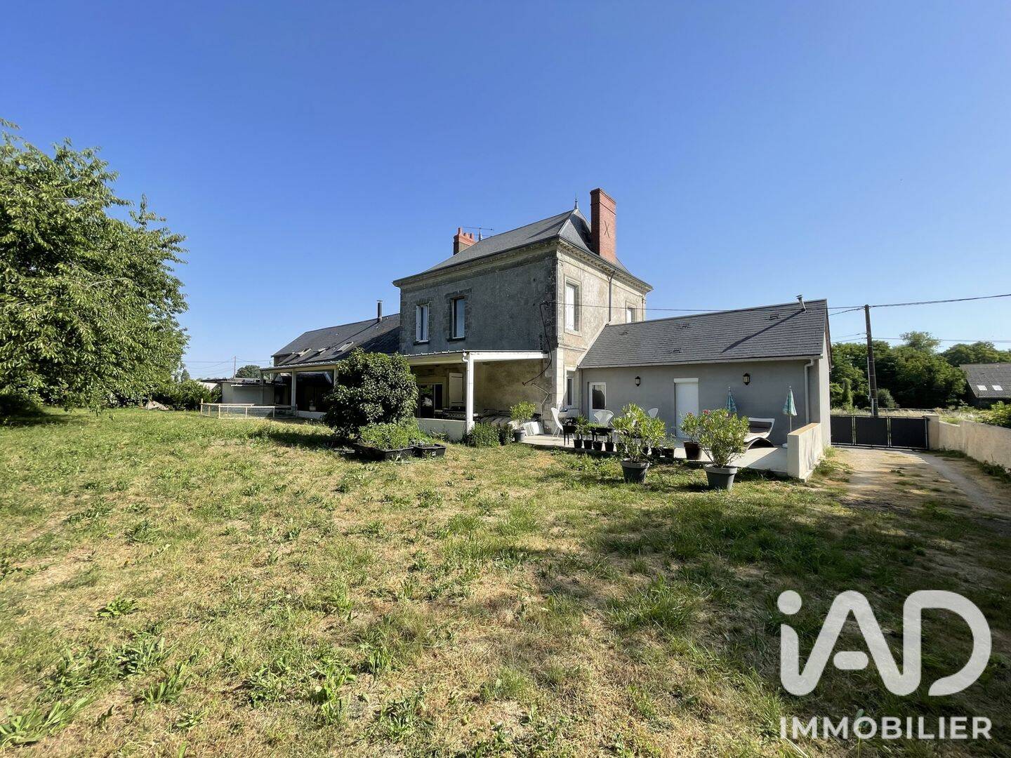 Maison 6 pièces 164 m² · à Neuillé-Pont-Pierre · 164 m² · 398 500 €
