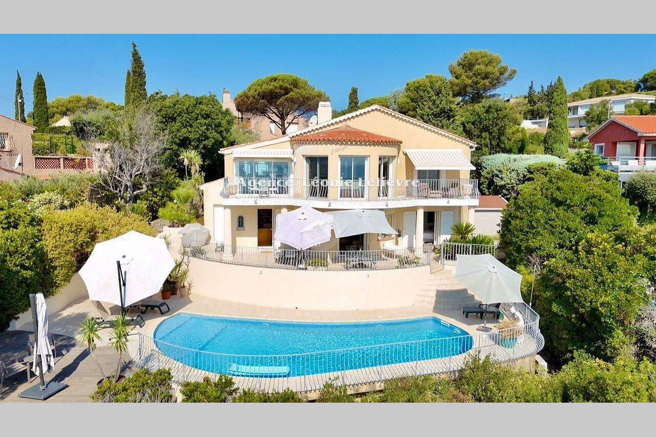 Maison 6 pièces 170 m² · à Roquebrune-sur-Argens · 170 m² · 1 950 000 €