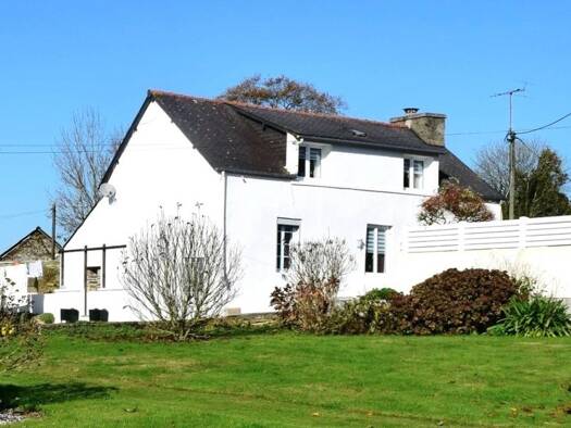 Maison à vendre 149 800 € 4 pièces 2 chambres 90 m² 2 114 m² de terrain Cléden-Poher 29270