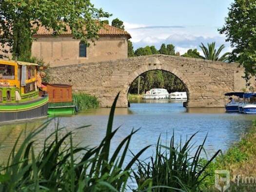 Terrain constructible viabilisé à vendre 78 500 € 367 m² de terrain Ginestas 11120