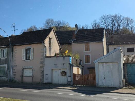 Immeuble à vendre 217 000 € 167 m² Montmorot 39570