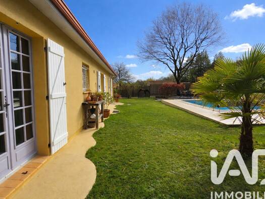 Maison de plain-pied à vendre 361 500 € 5 pièces 3 chambres 120 m² 923 m² de terrain Tabanac 33550