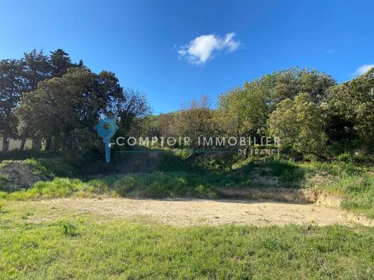 Terrain constructible viabilisé à vendre 210 000 € 820 m² de terrain Entraigues-sur-la-Sorgue 84320