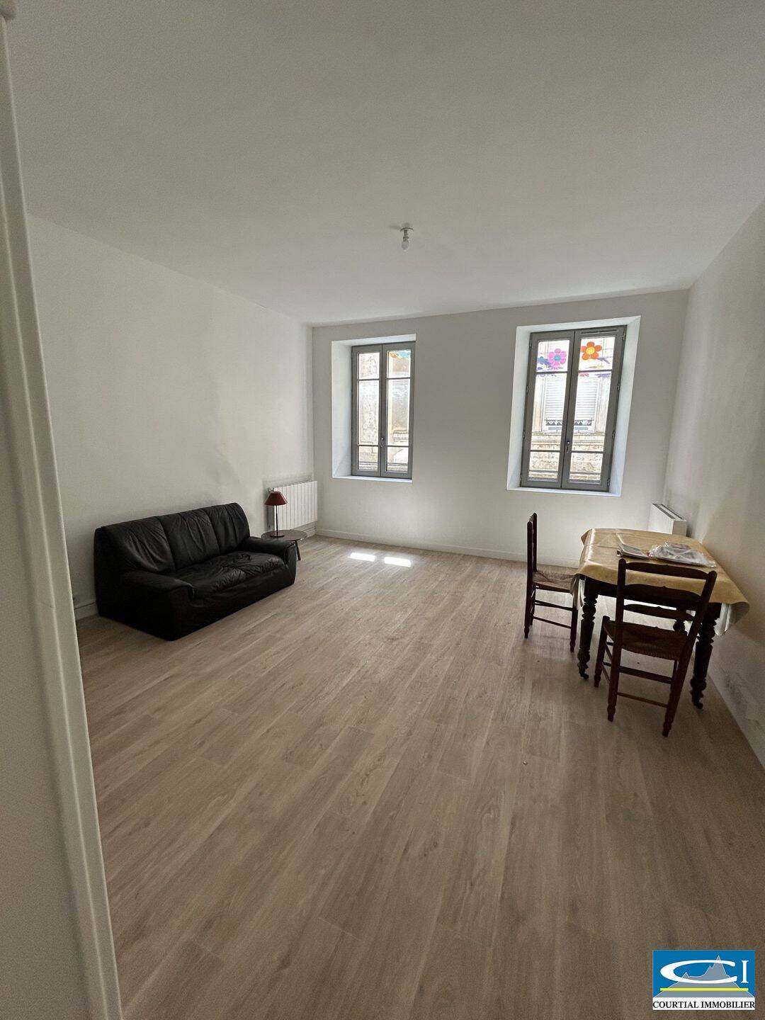 Appartement 2 pièces 55 m² · à Tournon-sur-Rhône · 54,9 m² · 640 €
