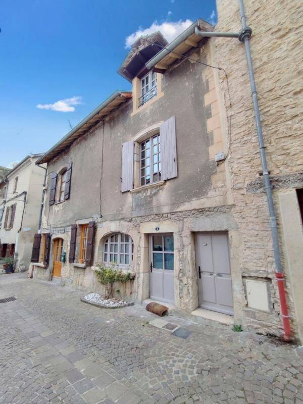 Maison 3 pièces 67 m² · à Crémieu · 67 m² · 740 €
