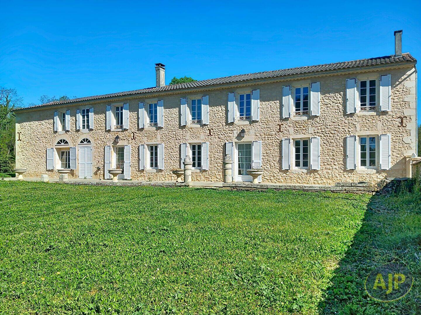 Maison 10 pièces 360 m² · à Cissac-Médoc · 360,1 m² · 749 000 €