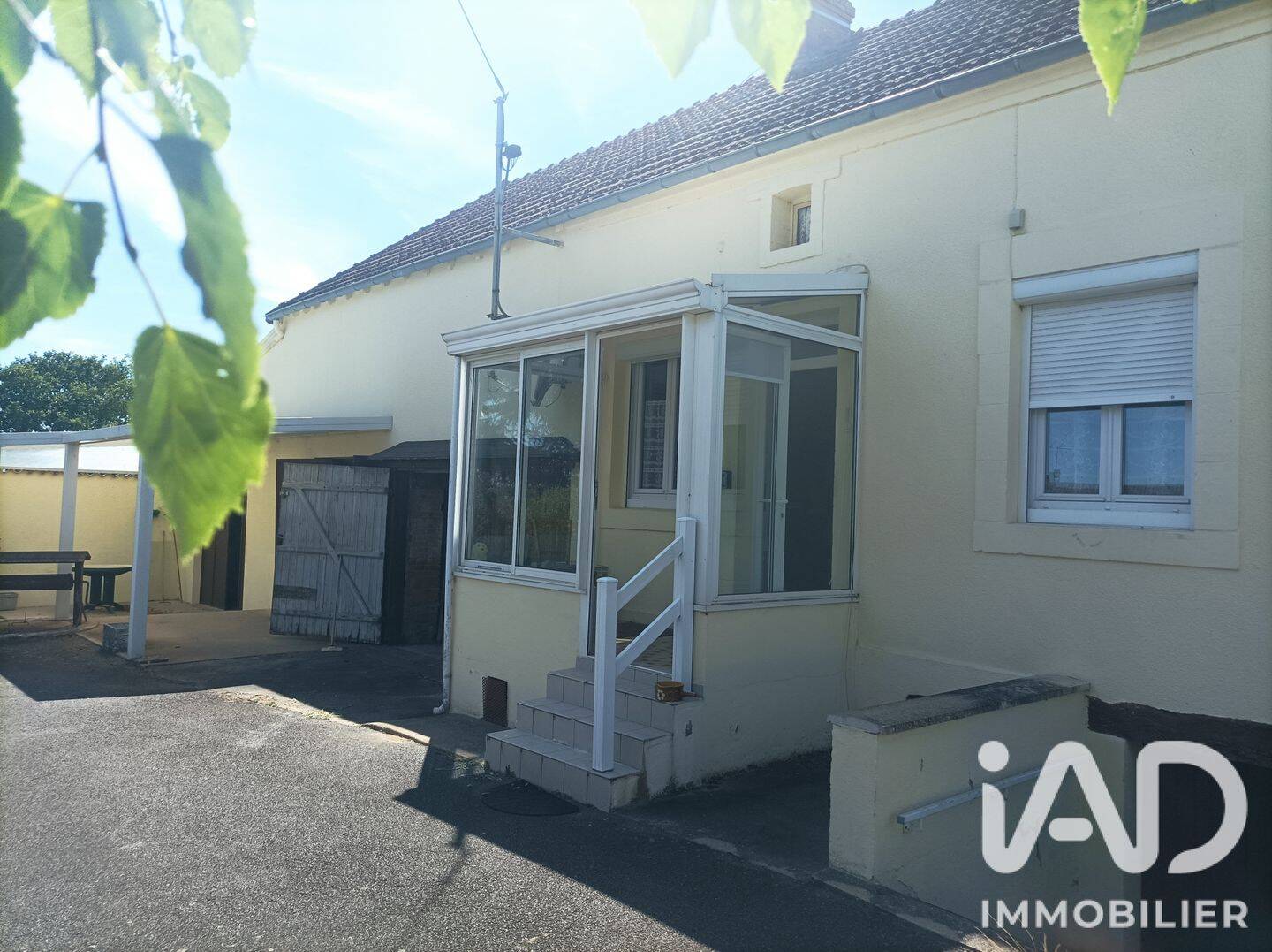 Maison 4 pièces 99 m² · à Lignerolles · 99 m² · 97 000 €