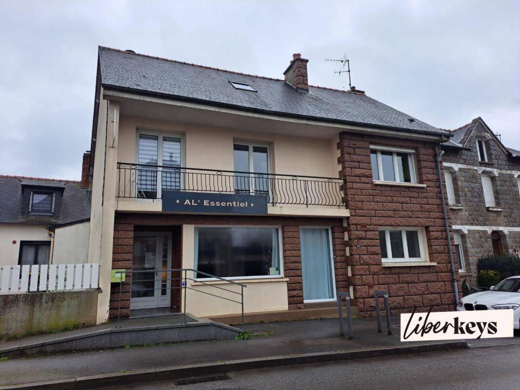 Maison 10 pièces 189 m² · à Montauban-de-Bretagne · 189 m² · 397 950 €
