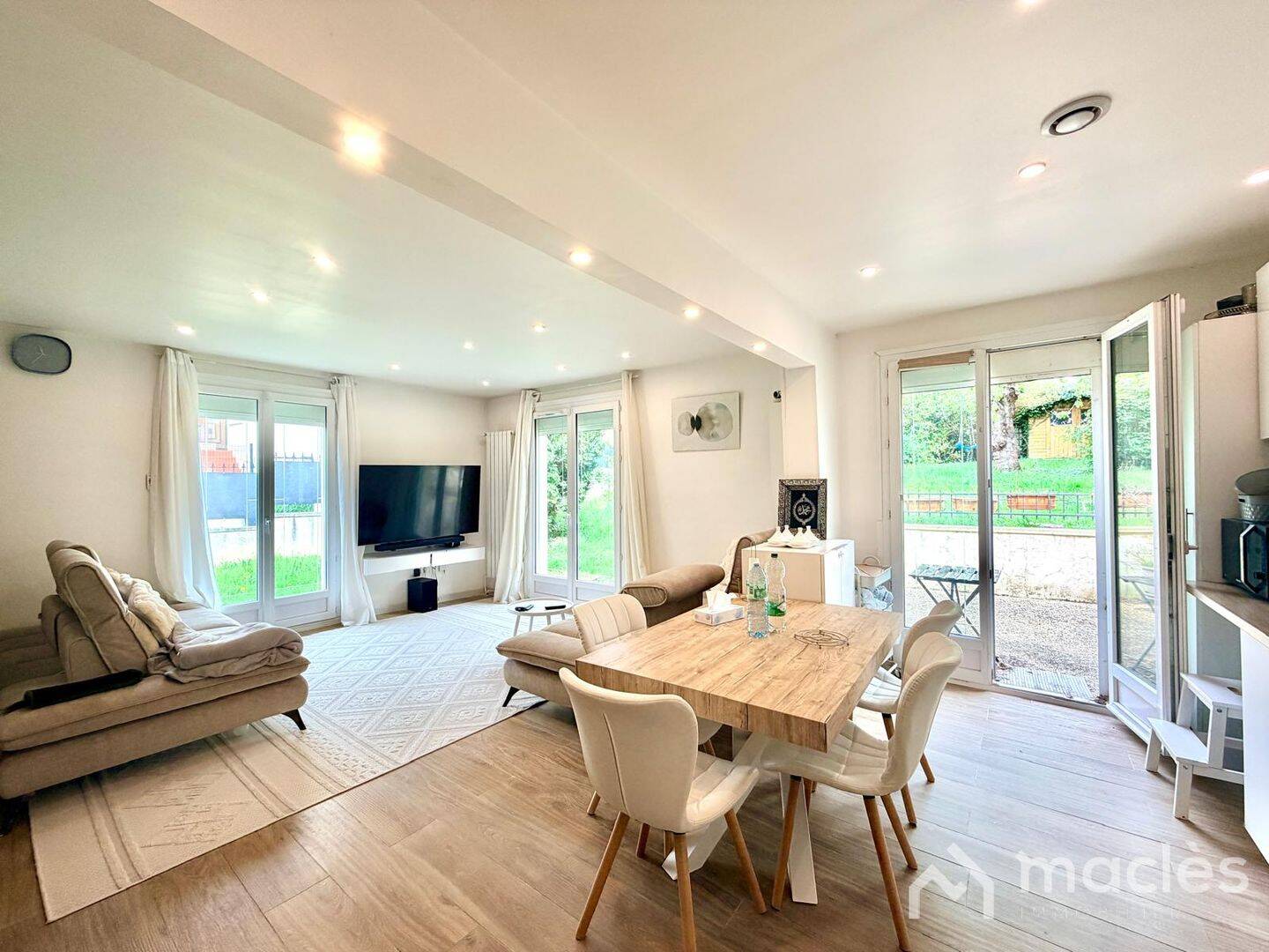 Maison 5 pièces 93 m² · à Montmagny · 93 m² · 384 000 €