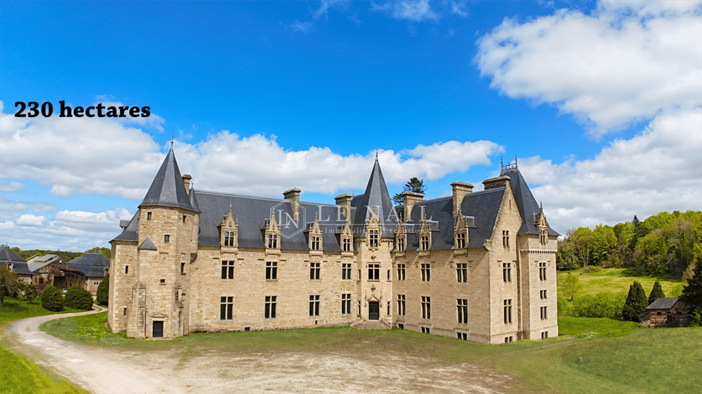 Maison 24 pièces 250 m² · à Saint-Brieuc · 250 m² · 3 950 000 €