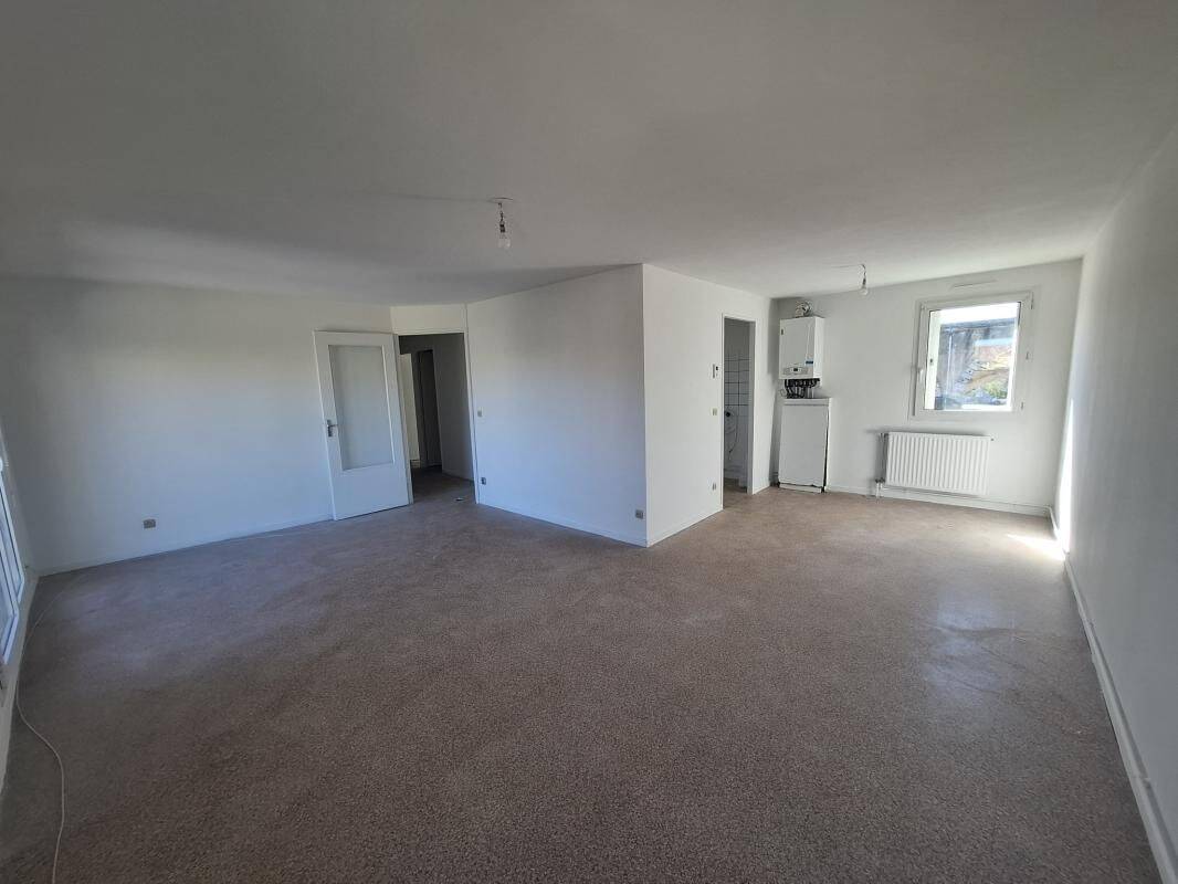 Appartement 5 pièces 84 m² · à Villefranche-sur-Saône · 84 m² · 890 €
