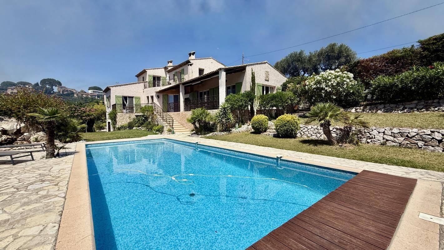Maison 6 pièces 238 m² · à Nice · 238 m² · 1 350 000 €
