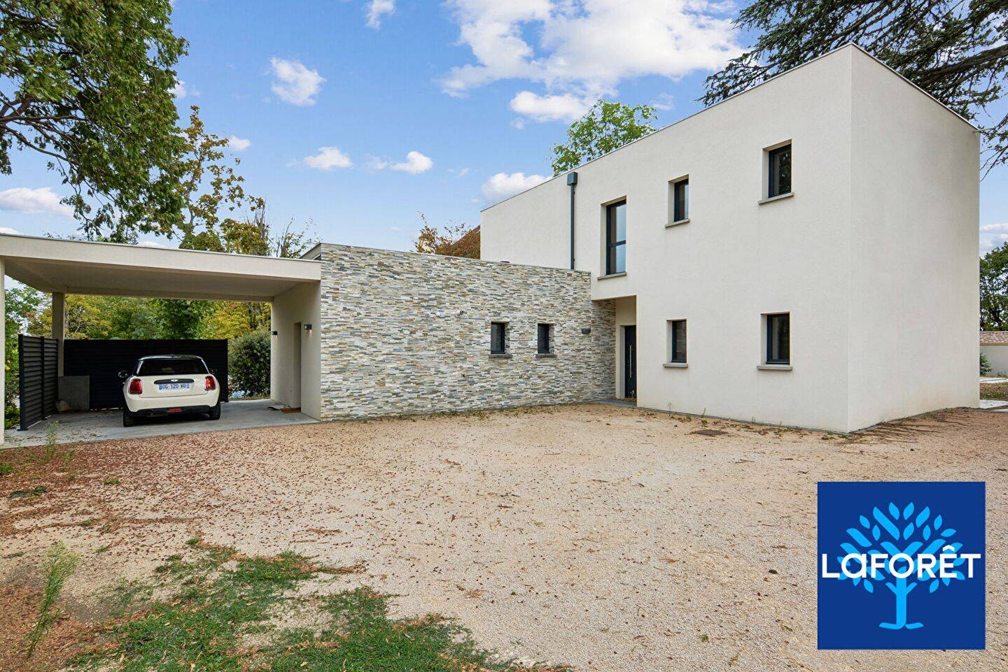 Maison 6 pièces 180 m² · à Saint-Didier-au-Mont-d'Or · 180 m² · 3 851 €/mois