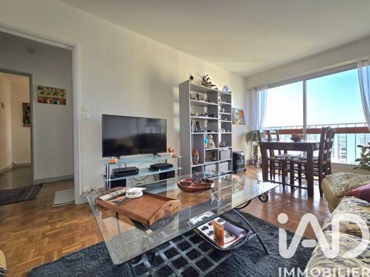 Appartement à vendre 77 000 € 3 pièces 2 chambres 63 m² Étage 14/15 Champ Perdrix Dijon 21000