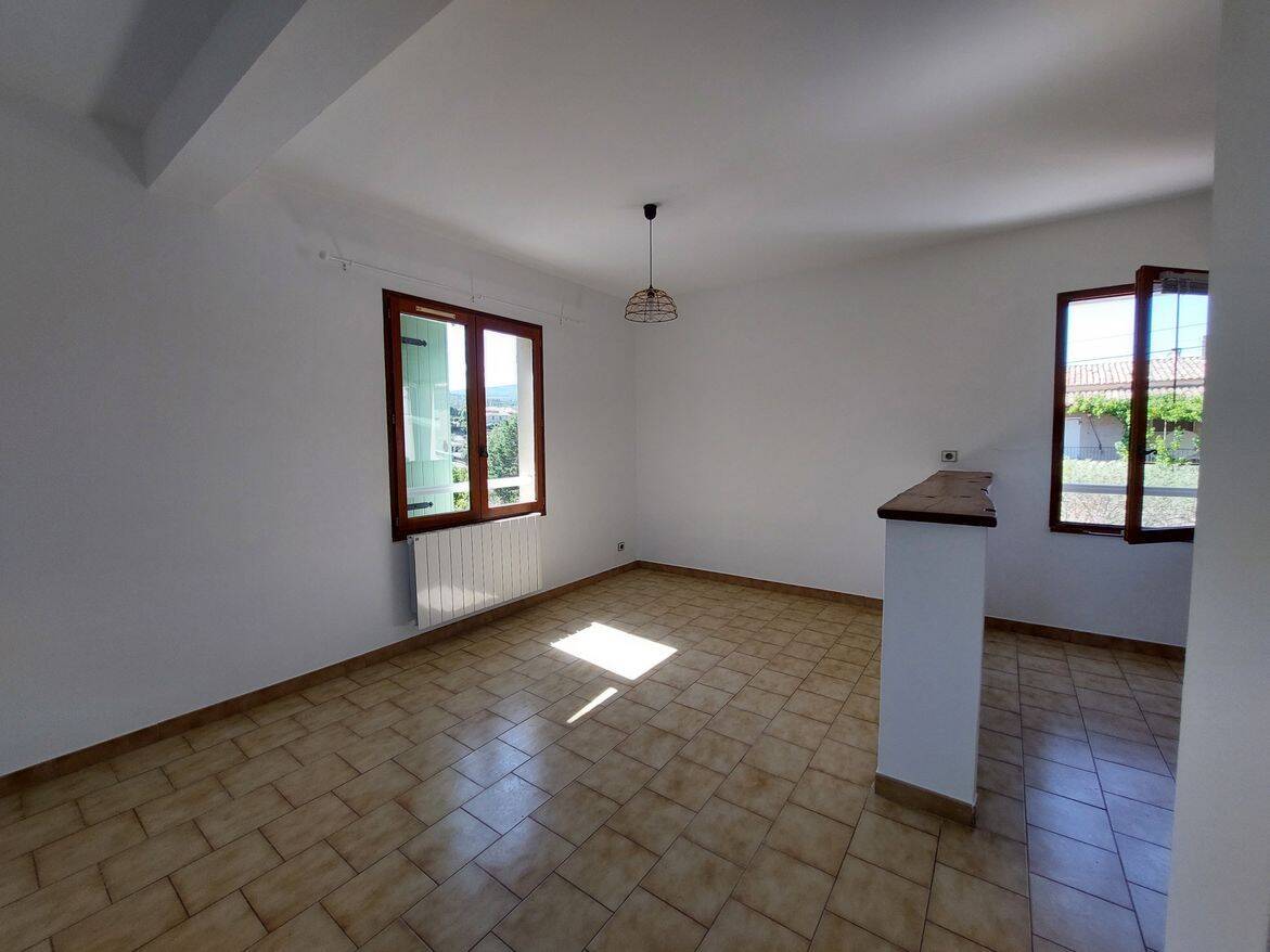 Appartement 3 pièces 56 m² · à Châteauneuf-Val-Saint-Donat · 55,6 m² · 700 €/mois
