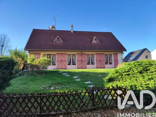 Maison à vendre 249 900 € 6 pièces 4 chambres 150 m² 967 m² de terrain Chanteau 45400
