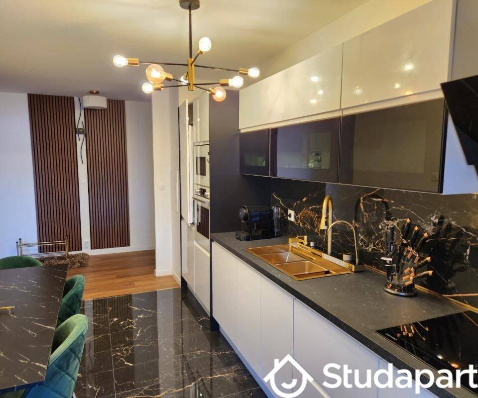 1 pièce 12 m² · à Saint-Denis · 12 m² · 749 €