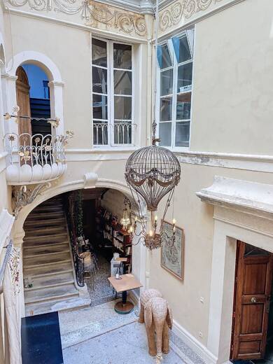 Hôtel particulier à vendre 3 150 000 € 30 pièces 13 chambres 967 m² 967 m² de terrain Zone Pietonne Avignon 84000