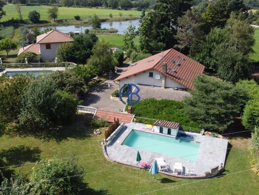 Maison à vendre 383 000 € 7 pièces 6 chambres 169 m² 2 513 m² de terrain Saint-Jean-de-Bournay 38440