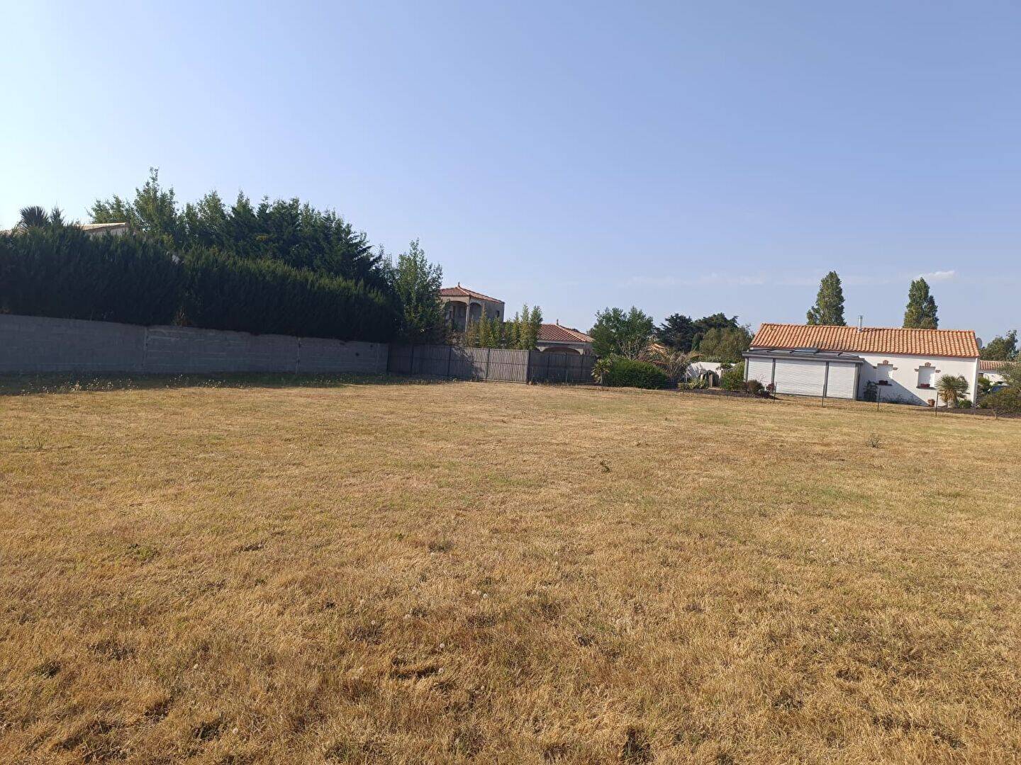 Terrain de 750 m² à Les Moutiers-en-Retz - photo 2