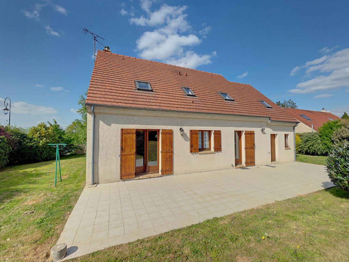 Maison 7 pièces 150 m² · à Épernon · 150 m² · 320 000 €