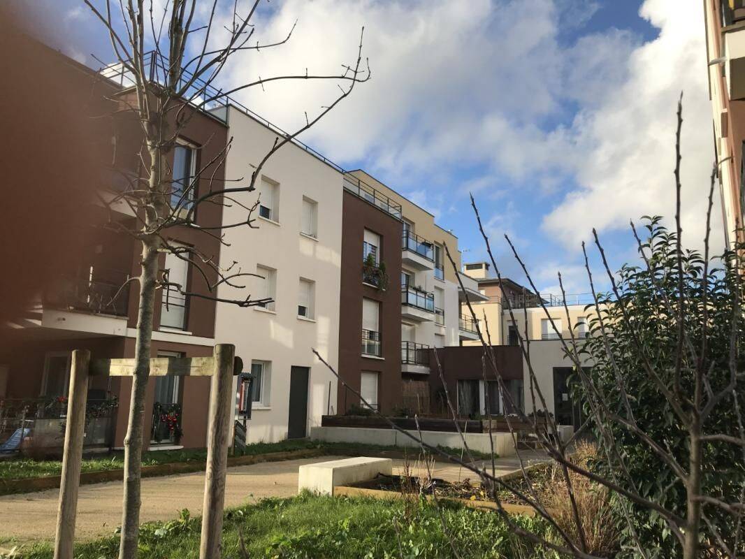 Appartement 1 pièce 31 m² · à Mennecy · 31 m² · 693 €