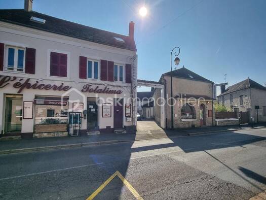 Immeuble à vendre 690 000 € 335 m² Ville Sud Fontainebleau 77300