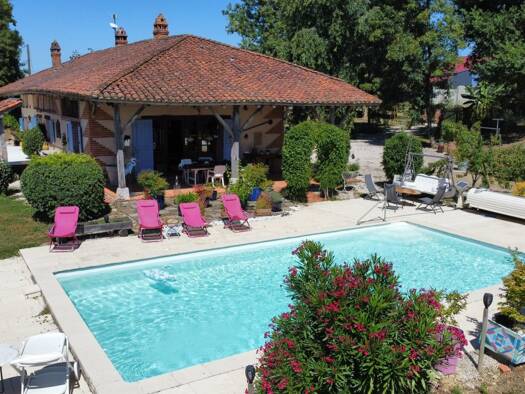 Ferme à vendre 595 000 € 7 pièces 3 chambres 240 m² 5 901 m² de terrain Montrevel-en-Bresse 01340