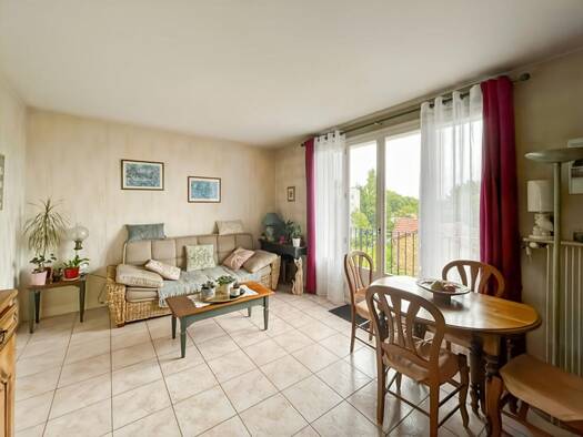 Appartement à vendre 168 000 € 2 pièces 1 chambre 47 m² Étage 4/4 Contant-Général Leclerc Gagny 93220