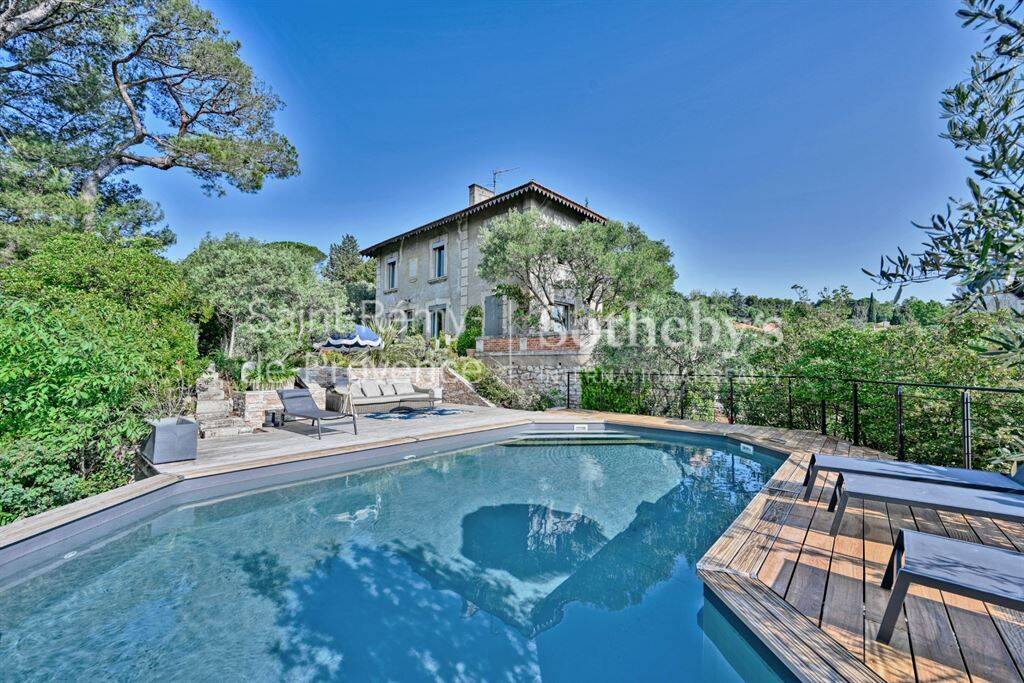 Maison 6 pièces 150 m² · à Villeneuve-lès-Avignon · 150 m² · 850 000 €