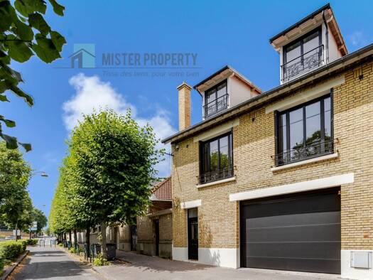 Maison à vendre 1 785 000 € 8 pièces 6 chambres 253 m² Centre Ville Rueil-Malmaison 92500