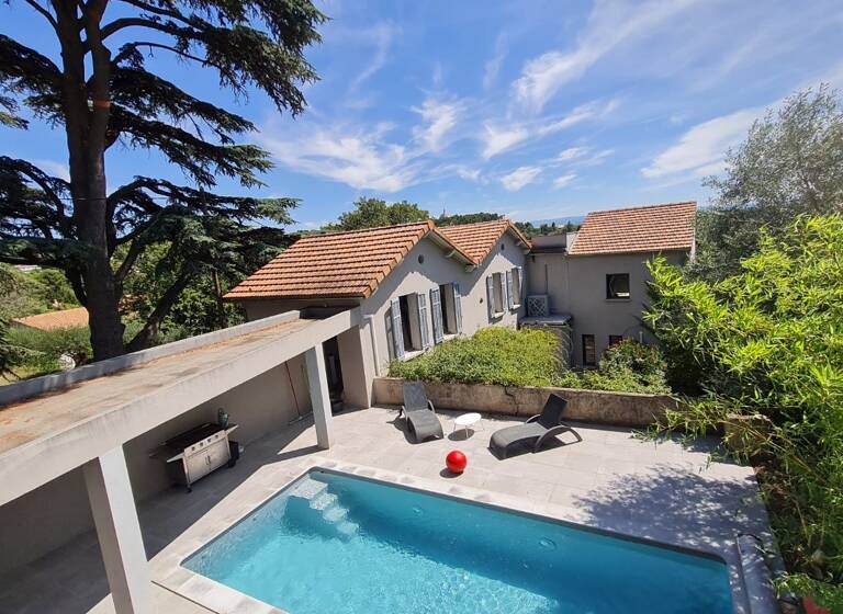 Maison à vendre 750 000 € 7 pièces 4<br/>chambres 185 m²<br/>superficie 634 m²<br/>terrain Sud Les Angles 30133