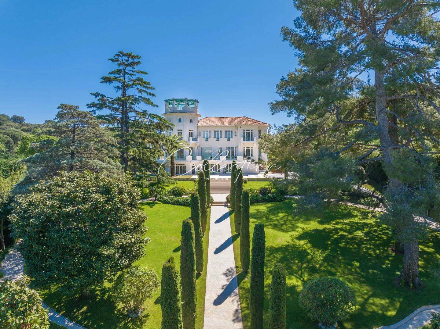 Maison 15 pièces 150 m² · à Antibes · 150 m² · 45 000 000 €